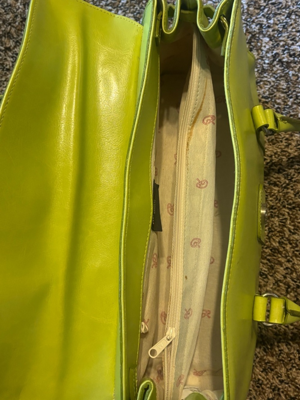 Chartreuse Rina Rich Faux Leather Shoulder Bag 💚 Y2K - Picture 11 of 14
